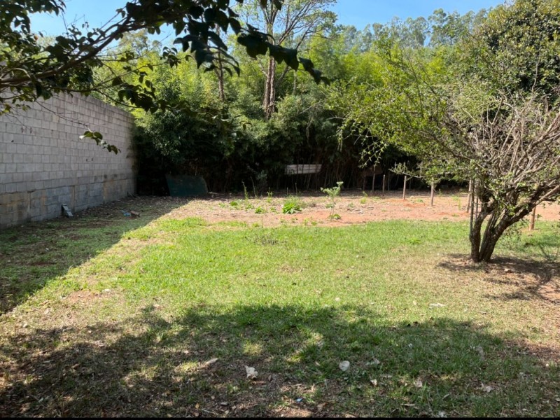 TERRENO COMERCIAL + PISCINA