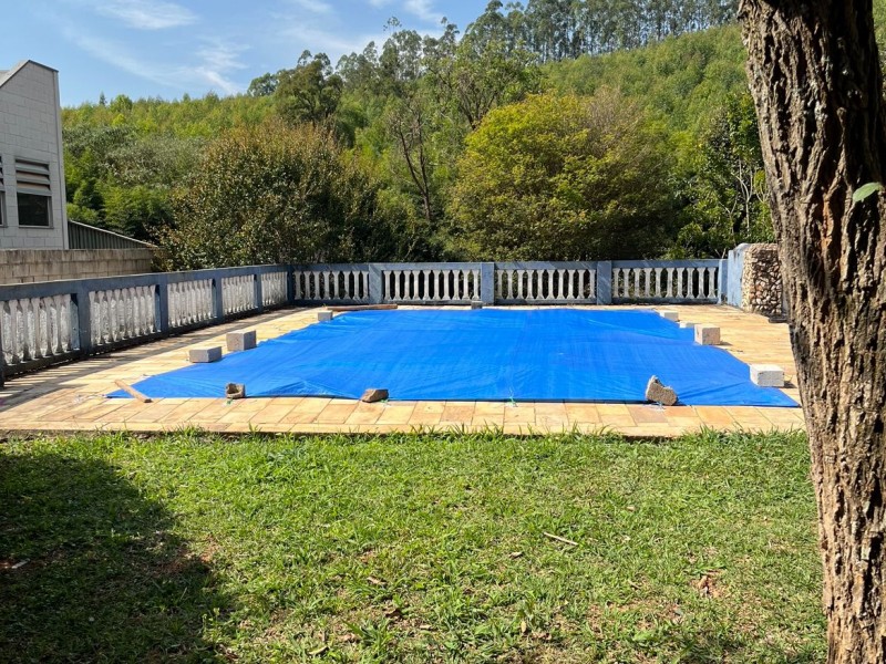 TERRENO COMERCIAL + PISCINA