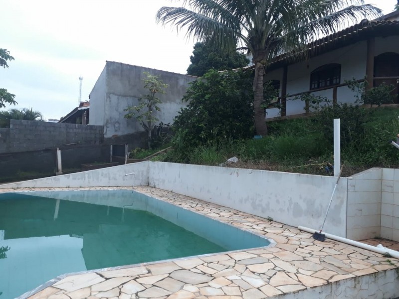 CHACARÁ DUAS CASAS PISCINA