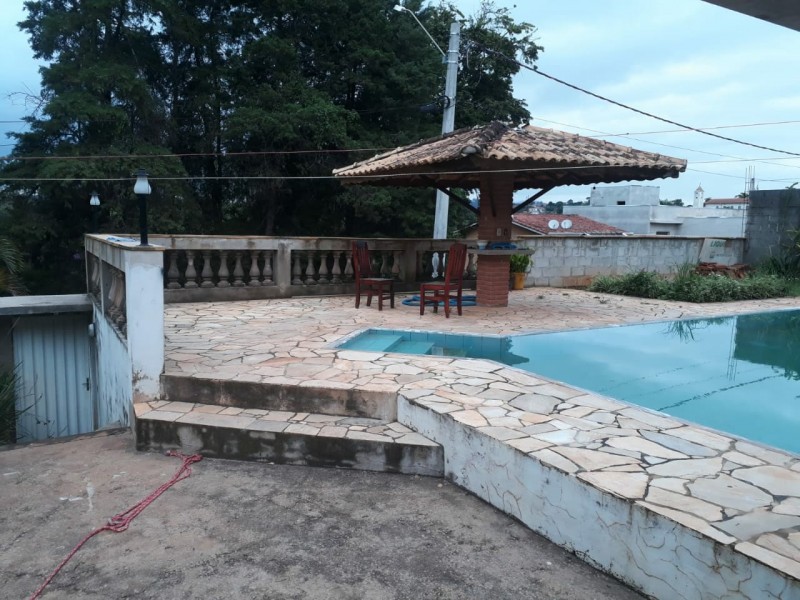CHACARÁ DUAS CASAS PISCINA