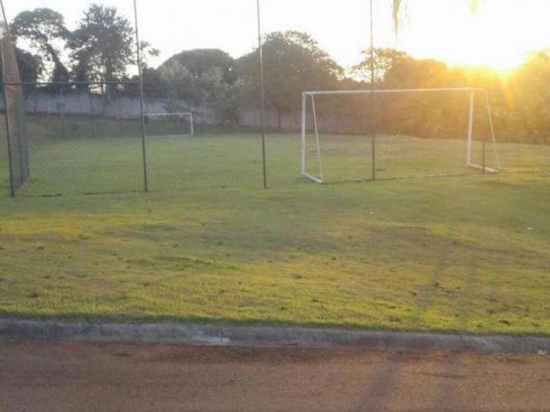 LINDO TERRENO CONDOMÍNIO A 2KM DO CENTRO