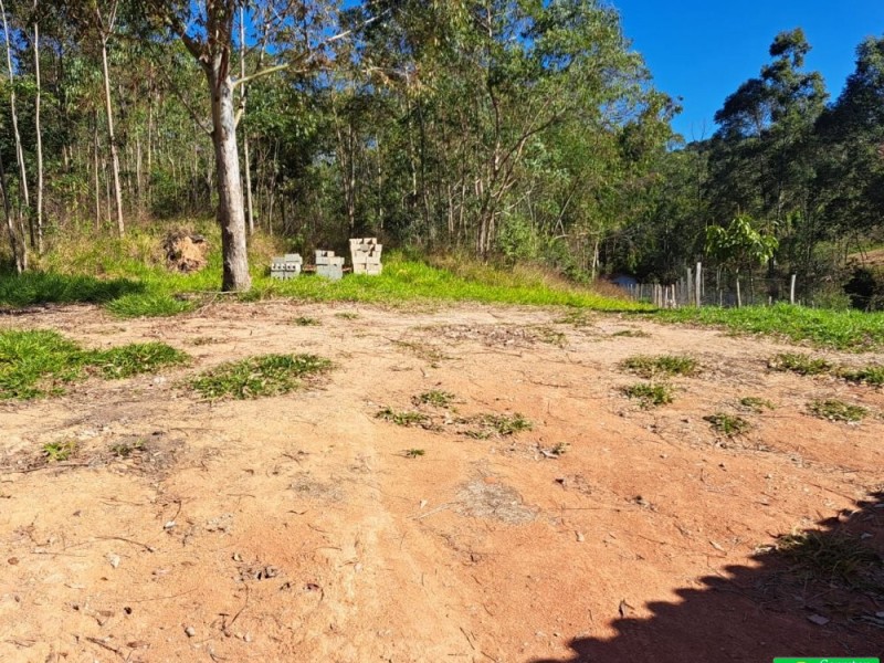 SITIO RICO EM ÁGUA