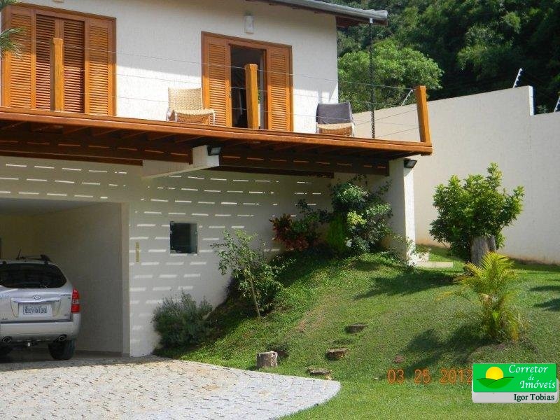 CHACARÁ MARAVILHOSA EM BAIRRO NOBRE
