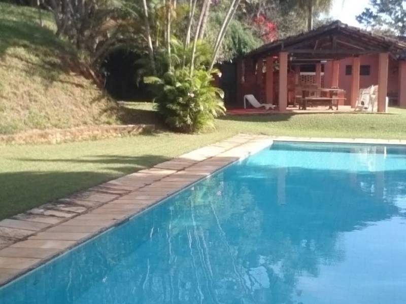 LINDA ÁREA COM MATA CASA SEDE PISCINA