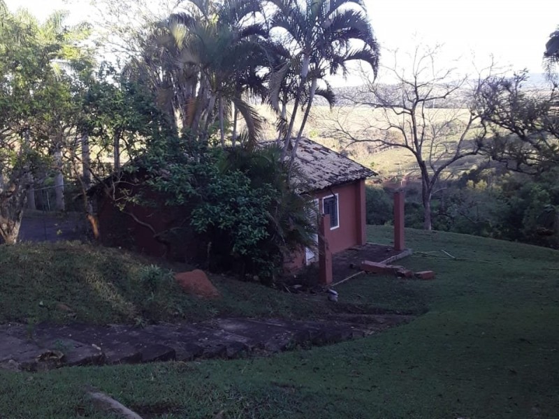 LINDA ÁREA COM MATA CASA SEDE PISCINA
