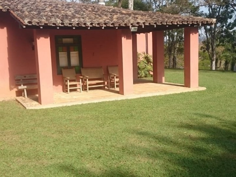 LINDA ÁREA COM MATA CASA SEDE PISCINA