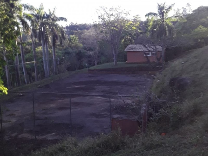 LINDA ÁREA COM MATA CASA SEDE PISCINA