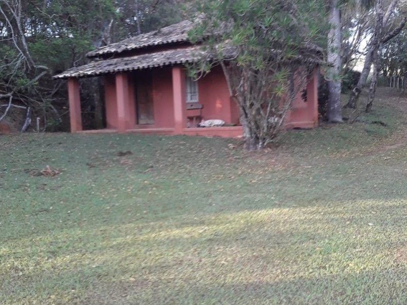 LINDA ÁREA COM MATA CASA SEDE PISCINA