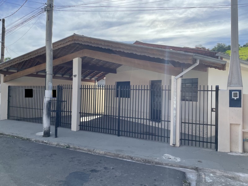 CASA TÉRREA + EDICULA