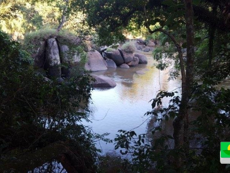 SITIO COM 3 CASAS BOAS PISCINA LAGO JAGUARI