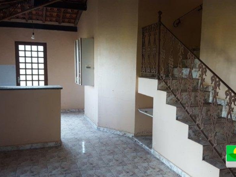 SITIO COM 3 CASAS BOAS PISCINA LAGO JAGUARI
