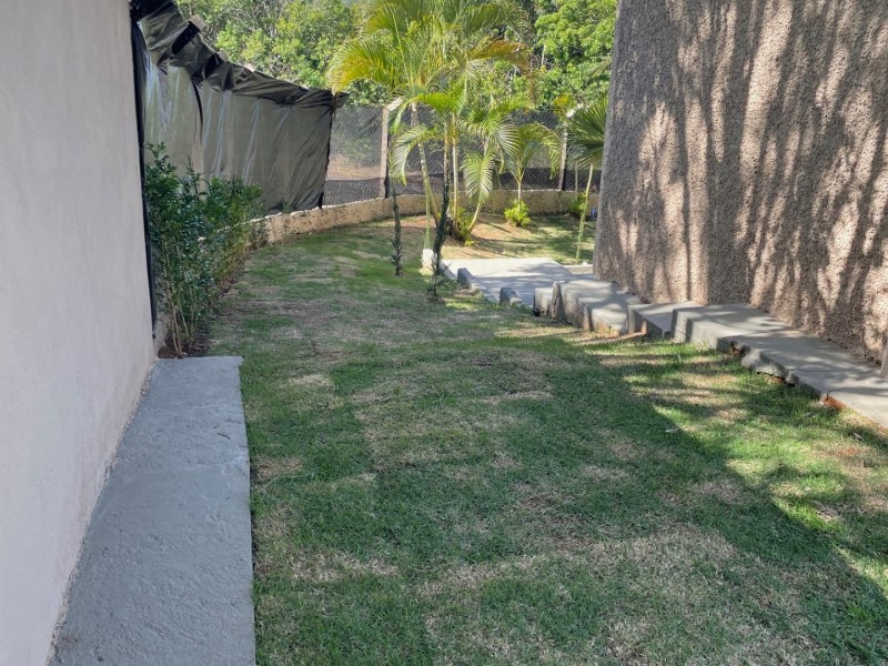 CHACARÁ COM LINDA CASA