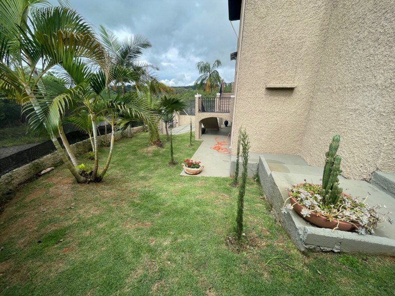 CHACARÁ COM LINDA CASA