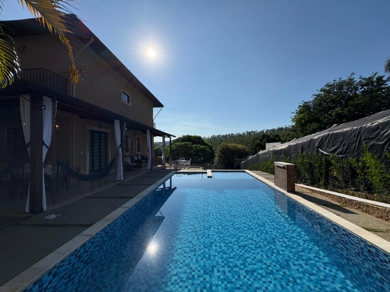 CHACARÁ COM LINDA CASA