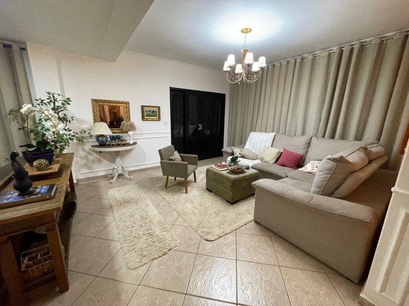 CHACARÁ COM LINDA CASA