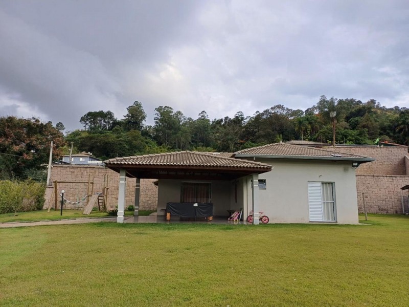 CHACARA TÉRREA ÁREA NOBRE