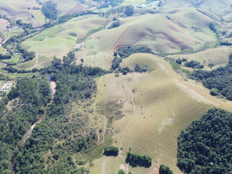 LINDA ÁREA RURAL NUA